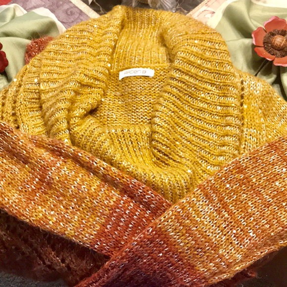 Crowlneck Sequin Ombre Tunic Sweater - Picture 4 of 5